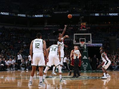 Milwaukee pripravilo Clevelandu tretiu prehru v sezóne