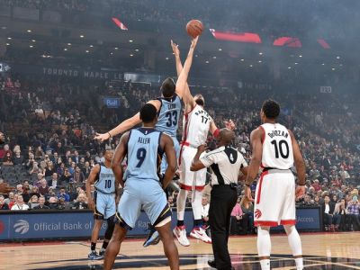 Toronto ukončilo šesťzápasovú víťaznú sériu Memphisu