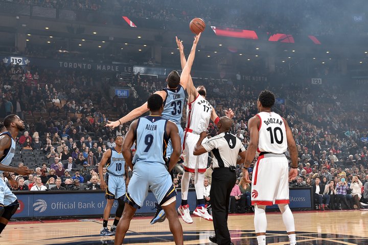 Toronto ukončilo šesťzápasovú víťaznú sériu Memphisu