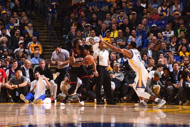 Houston ukončil 12-zápasovú víťaznú sériu Golden State