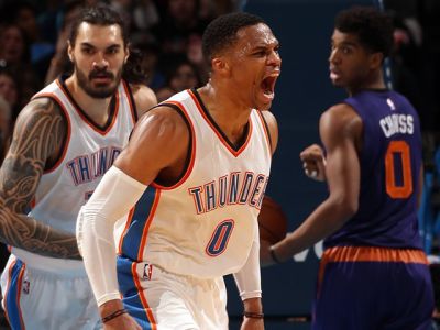 Westbrook s 50. triple-double, s 22 asistenciami utvoril klubový rekord