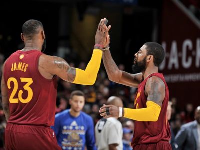 Cleveland s Golden State predviedli na Vianoce strhujúcu drámu