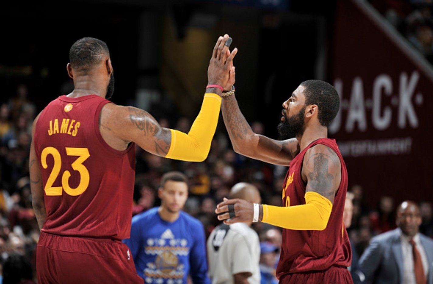 Cleveland s Golden State predviedli na Vianoce strhujúcu drámu