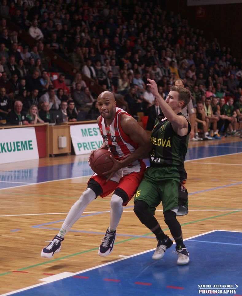 VIDEO Zápas kola v Lučenci, ale aj banícke derby či snaha Komárna zastaviť čiernu sériu