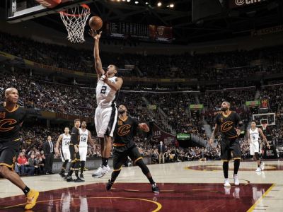 Triumf Spurs na palubovke Clevelandu režíroval 41-bodový Leonard