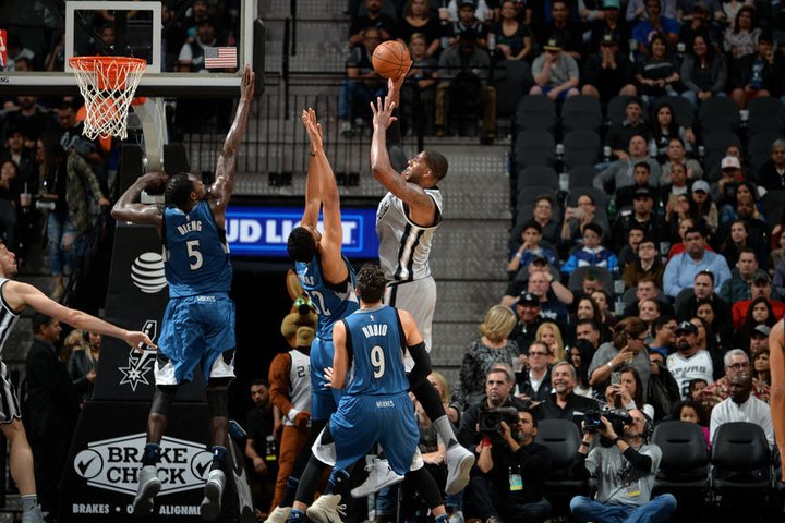 San Antonio s istotou play off, obhajca zaváhal v Miami