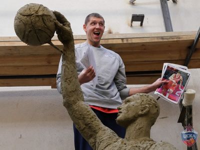 Strelil dôležitý kôš, v moskovskom metre mu za to postavili sochu