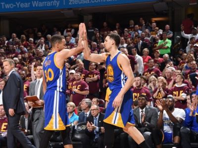 Základnú časť vyhralo Golden State, na východe jednotkou Boston