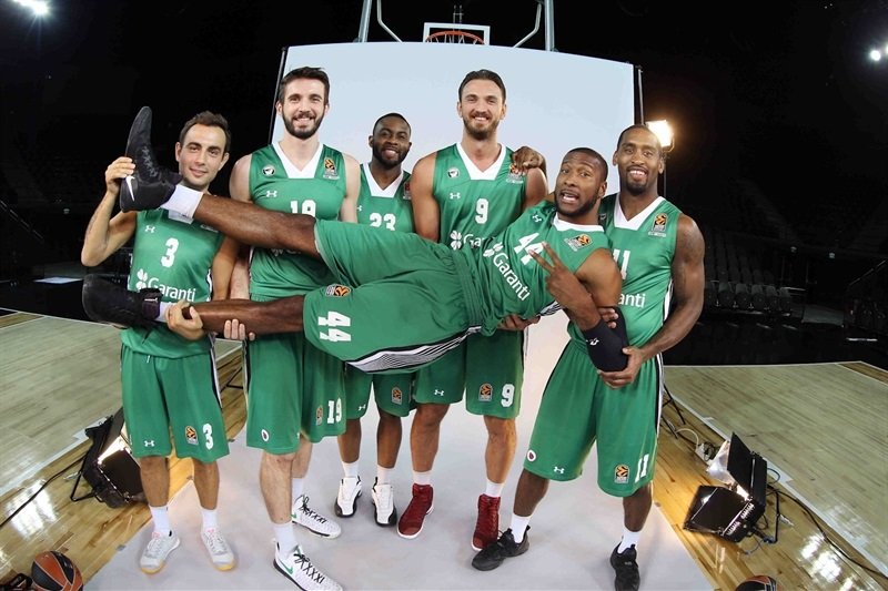 Hrajú s legionármi, majú silného sponzora, premiérovo mieria do playoff