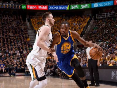 Durant potiahol Golden State k tretiemu víťazstvu nad Utahom