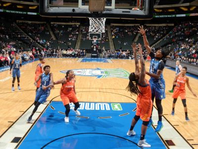Minnesota Lynx vyhrali aj štvrtý zápas sezóny, zdolali Connecticut