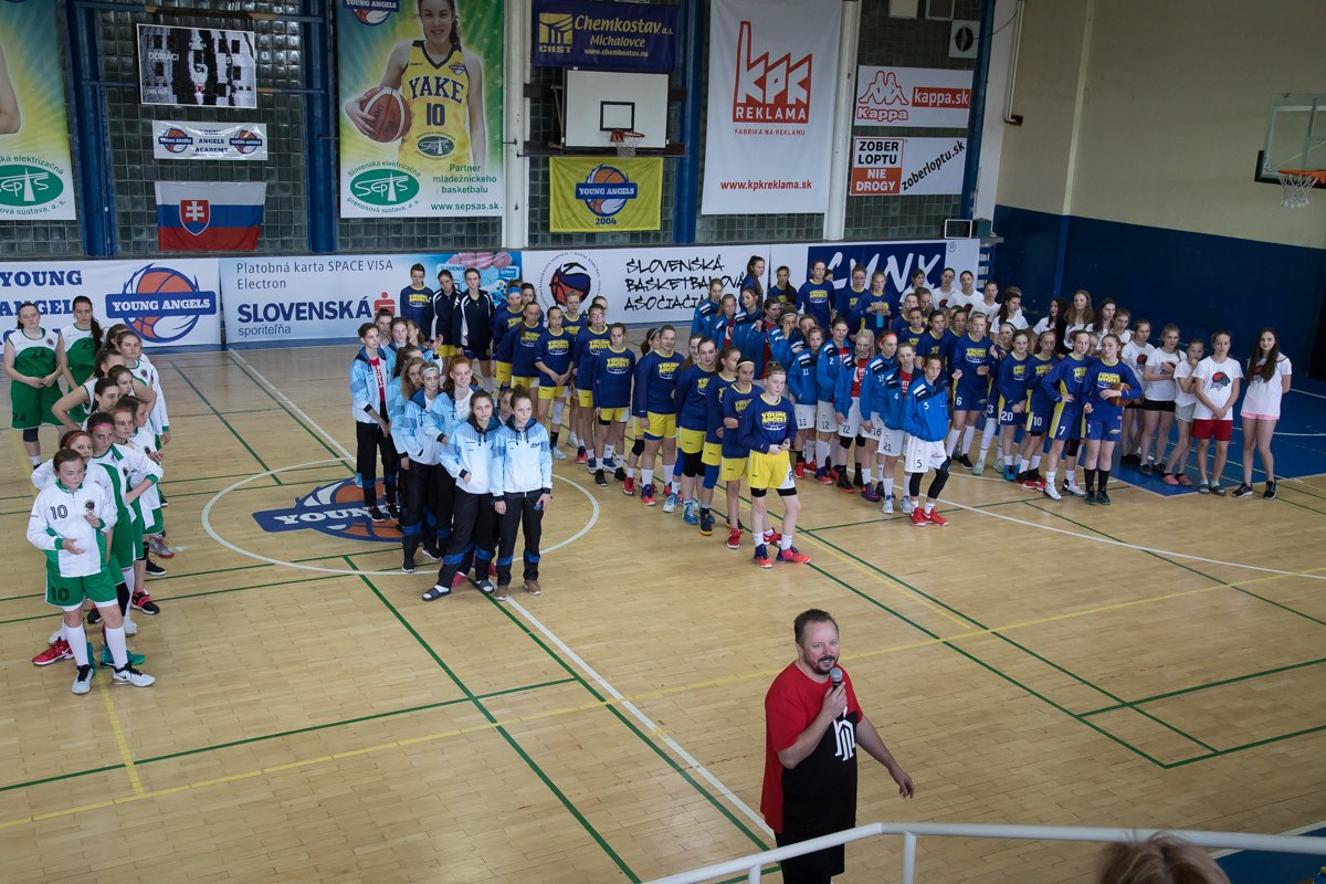 M-SR žiačok: Hostiteľ lídrom