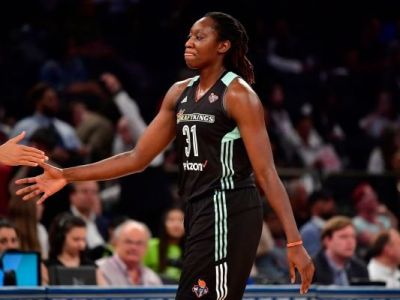 Liberty zvíťazili nad Wings, Tina Charles zaznamenala 36 bodov