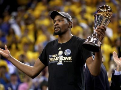 Kevin Durant viedol tréningy v Indii a zapísal sa do Guinessovej knihy rekordov