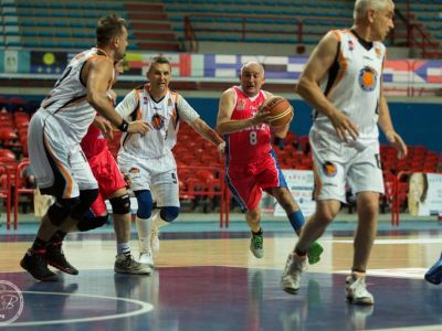 Ženy Slovensko 40+  a muži 65+ do štvrťfinále MS veteránov