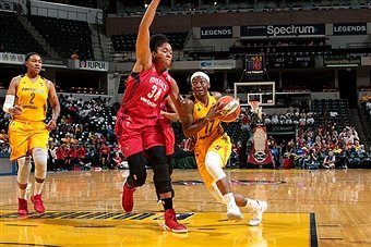 Mystics nedali šancu Fever, Storm vyhrali vo Phoenixe