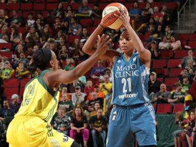 Lynx prehrali v Seattli, Mystics doma so Sparks