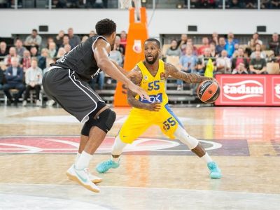 Na výške nezáleží, basketbalový drobec predviedol v Eurolige skvelú šou