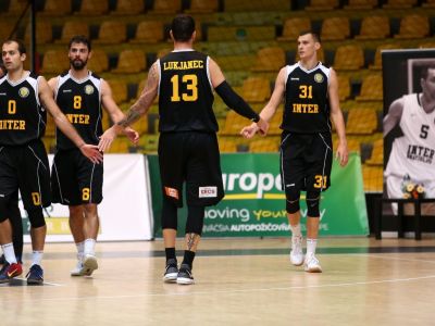 VIDEO+ONLINE: Komárno hrá v Handlovej, Levice hostia Karlovku