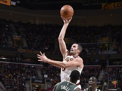 Cleveland doma zdolal Milwaukee