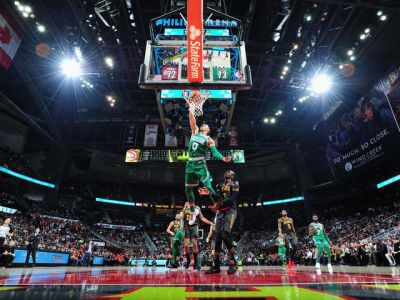 Nezastavitelný Boston s 15. triumfom v sérii, nezaváhali ani Golden State a Houston