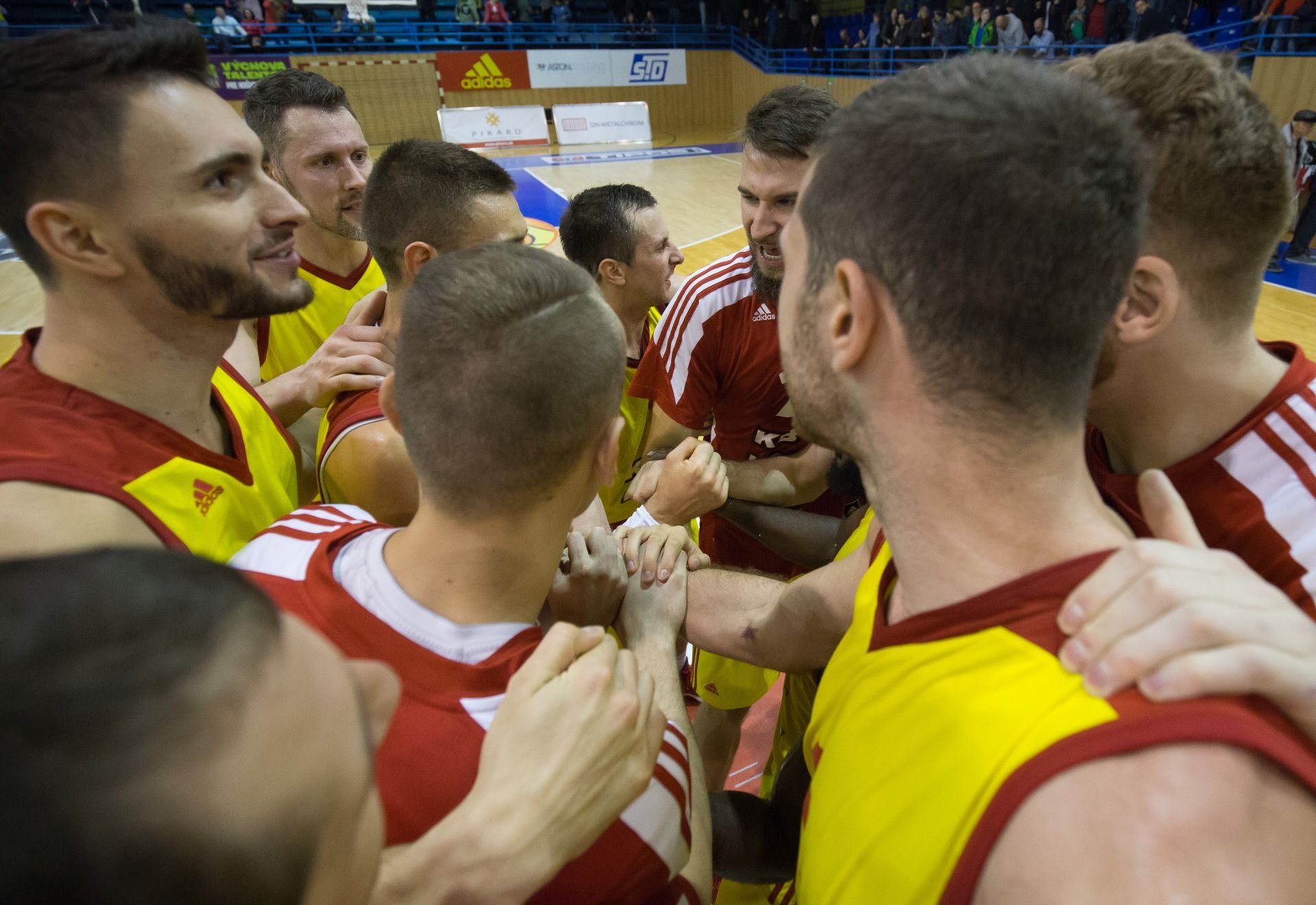 Býci oslávia Vianoce na dvakrát, Körner sa zmení na leňocha a dojedača