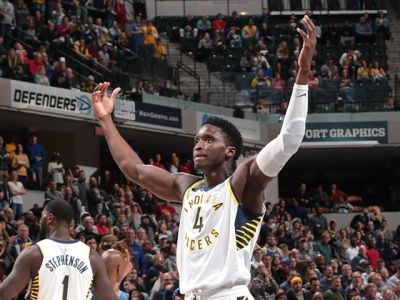 Boston opäť víťazne, kariérne maximum Oladipa pri triumfe Indiany