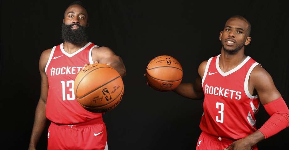 Experiment s dvoma rozohrávačmi funguje, Houston dominuje NBA