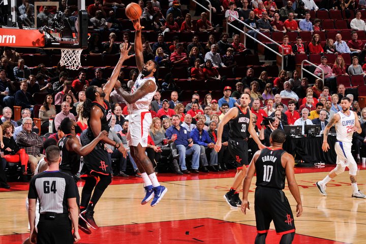 Harden znova s 51 bodmi, ale Houston s ďalšou prehrou