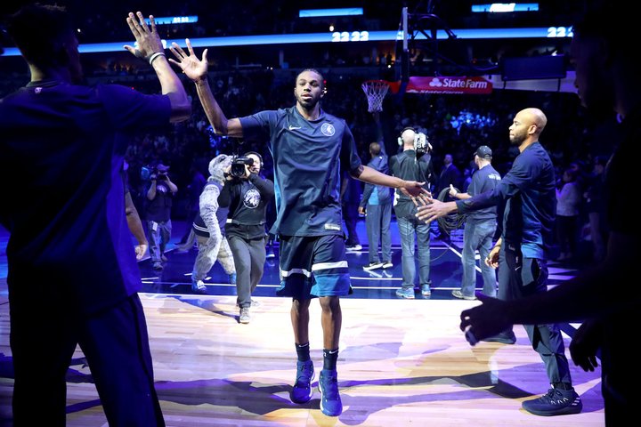 Suverénni Golden State Warriors opäť víťazne, Cleveland s debaklom v Minnesote