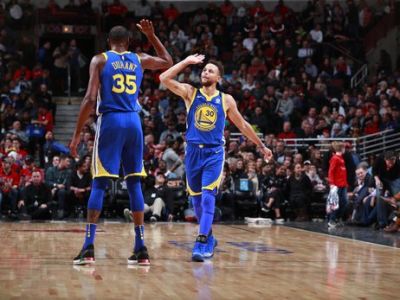 Golden State so 14. triumfom na palubovke súpera siaha na rekord profiligy