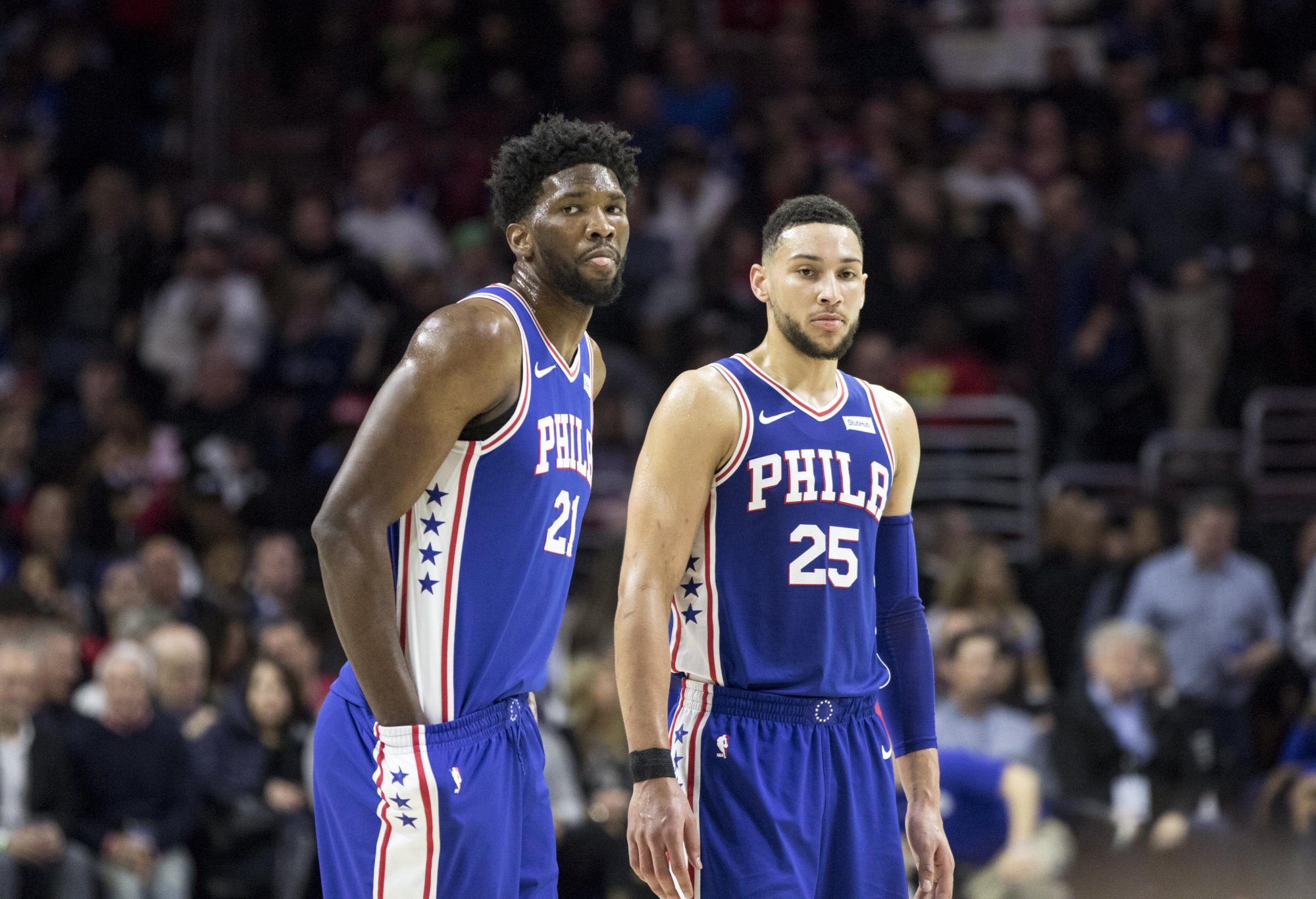 Piaty triple-double Simmonsa, Drummond najmladší s 2000 doskokmi v ofenzíve