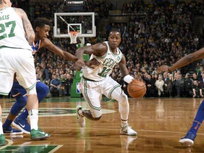 Boston bez Irvinga zdolal New York, prvý triple-double Terryho Roziera