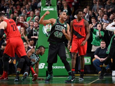 Boston doma tesne zdolal Portland, v závere rozhodol Horford