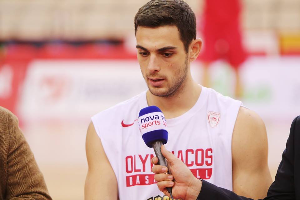 Miluje Netflix a neznáša chladné počasie. Papapetrou je ideálom gréckeho basketbalistu