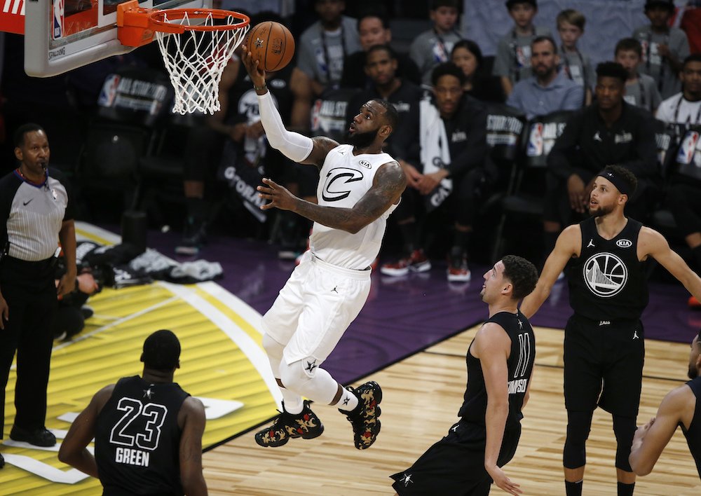 VIDEO Zápas hviezd NBA priniesol drámu, Lebronov tím zdolal tesne Curryho výber