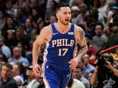 Cleveland doma podľahol Philadelphii