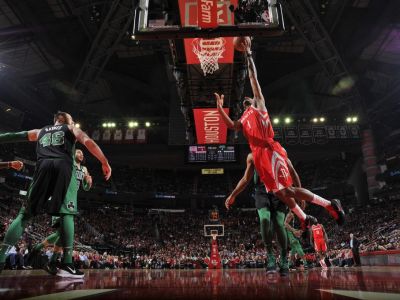 Houston zvíťazil pätnásť zápasov po sebe, domáci nezdar Clevelandu