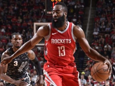 Houston aj Portland víťazne, návrat Jenningsa v drese Milwaukee
