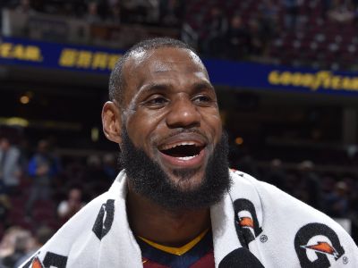 Postup Houstonu, LeBron poslal Cleveland do vedenia v poslednej chvíli