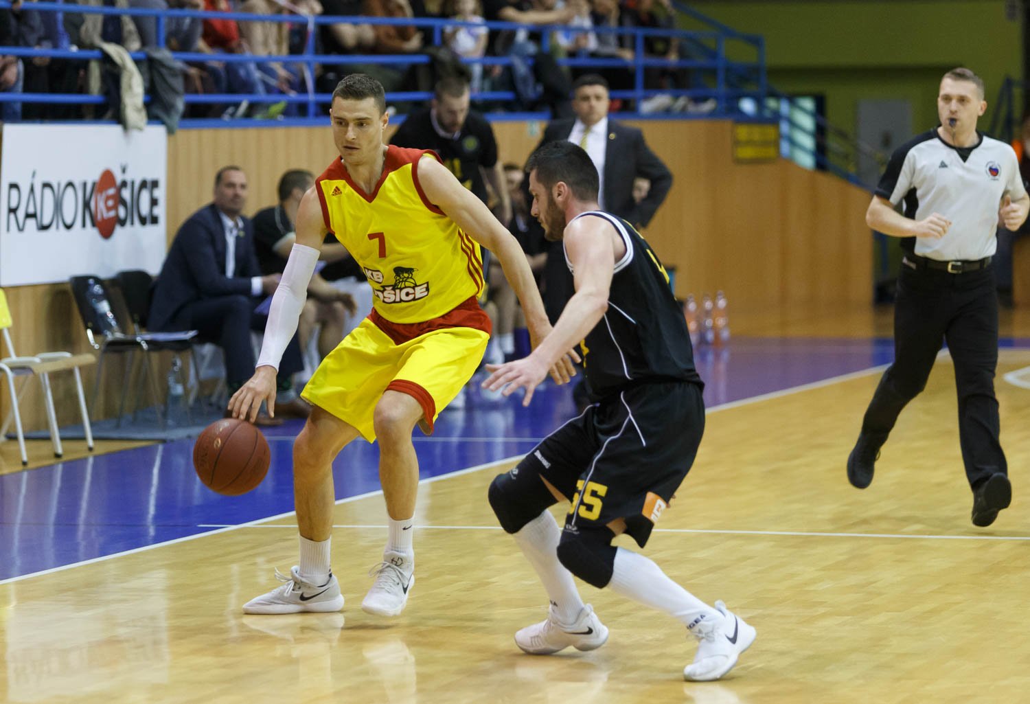 VIDEO Inter titul neobháji, finále obstarajú Košice a Levice