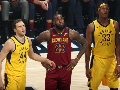 LeBron James stovkárom v double-double, ale Cleveland druhýkrát prehral s Indianou