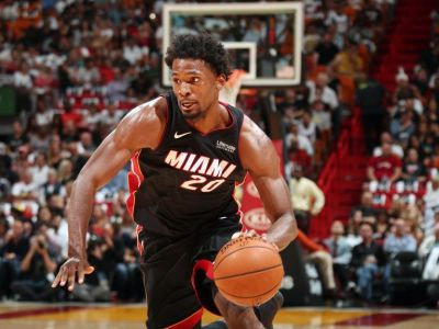 Winslow z Miami šliapol Embiidovi na masku, zaplatí pokutu 15.000 dolárov