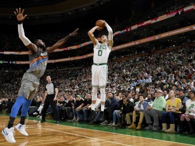 Hviezdny LeBron James pochválil Jaysona Tatuma: Je ako stvorený stať sa hviezdou.