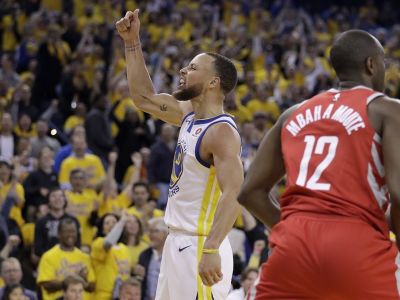 VIDEO Curry sa rostrieľal a Golden State hanobne deklasovalo Houston