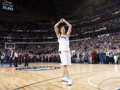 Začínal ako tenista, no stal sa z neho najlepší európsky basketbalista v dejinách. Nowitzki má 40 rokov