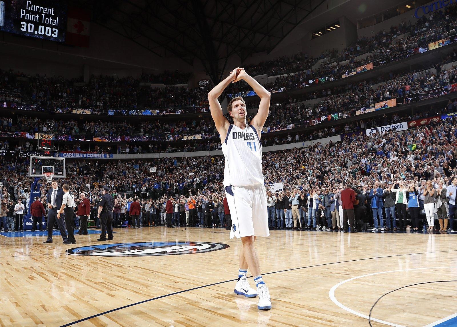 Začínal ako tenista, no stal sa z neho najlepší európsky basketbalista v dejinách. Nowitzki má 40 rokov