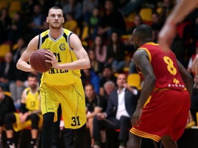 Mrviš si dáva do poriadku koleno a predĺžil zmluvu s Interom