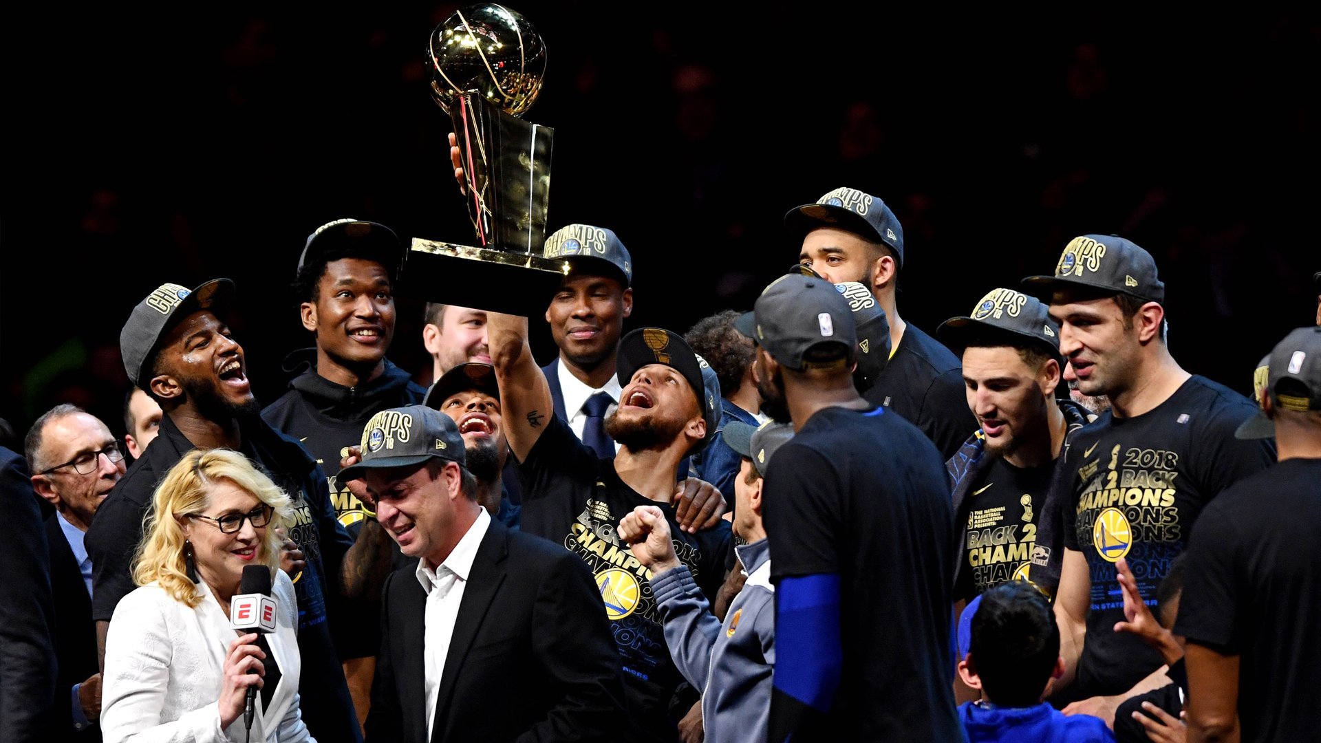 Golden State rozstrieľalo Cleveland a oslavuje tretí titul za štyri roky