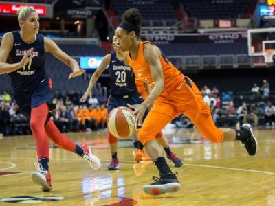 Mystics doma zdolali Sun, Kristi Toliver prispela 14 bodmi